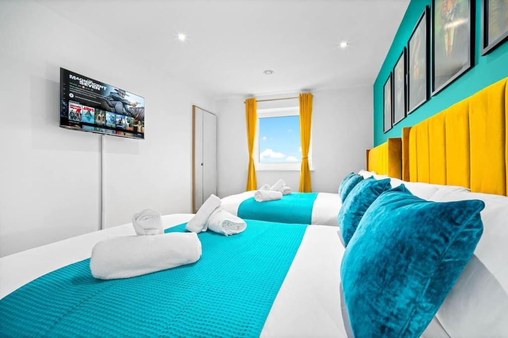 Top Floor City Centre Apartment - Sleeps 7 - 4 Beds - With Balcony And Parking - Smart Tv'S On Each Bedroom Wall - 5 Mins From Bullring, Selfridges, Moor Street Station - By Zena Stays Birmingham Exterior photo